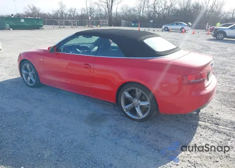 2010 Audi A5 2.0T Premium z USA, uszkodzony, nr VIN WAUWFAFHXAN011634